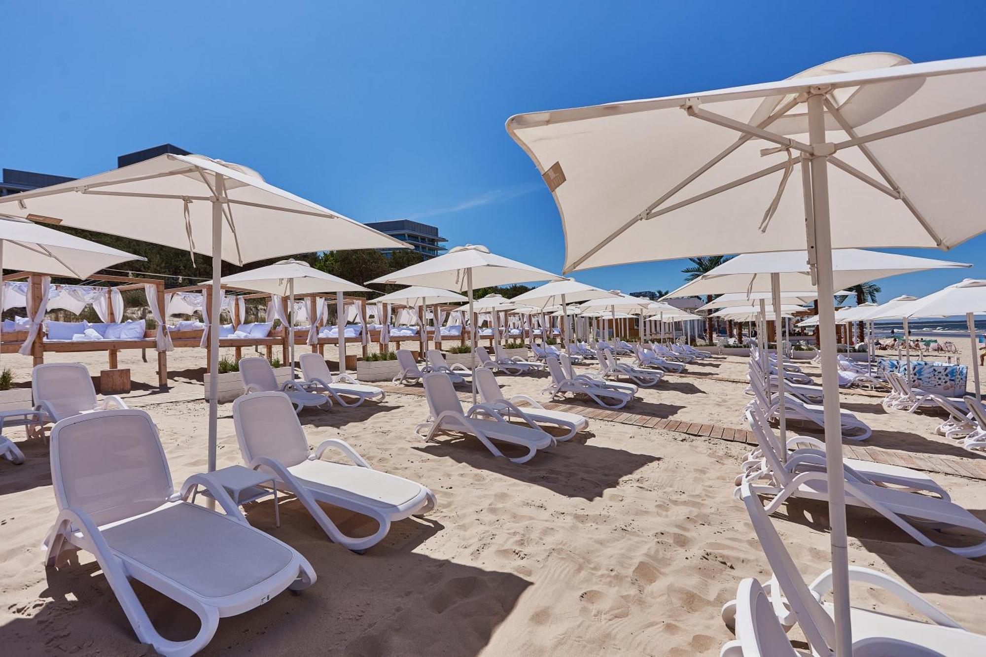 Wave Beachfront Family Apartment Miedzyzdroje Exterior foto